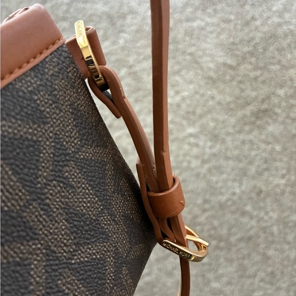 Michael Kors Brown Leather Crossbody Bag with Adjustable Strap - Picture 6 of 6
